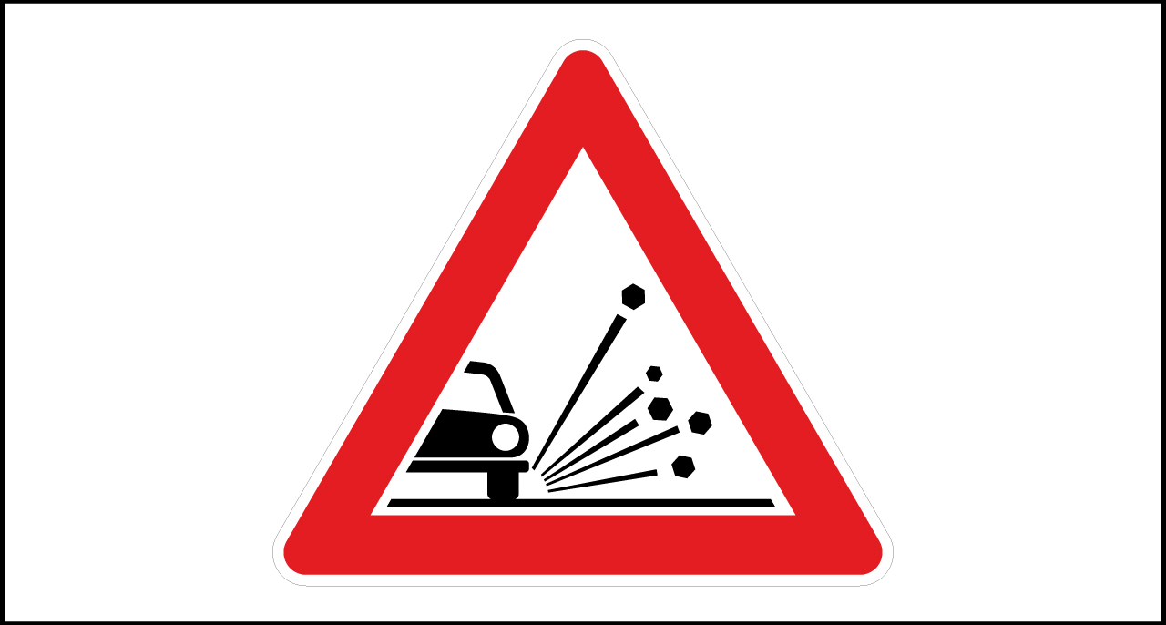 Fig. II 29 Art.98 – Materiale instabile sulla strada