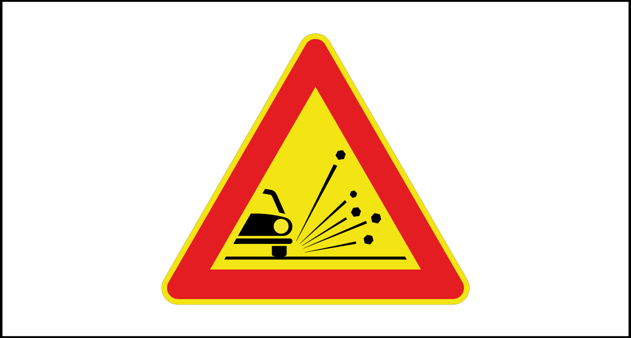 Fig. II 390 Art.31 – Materiale instabile sulla strada